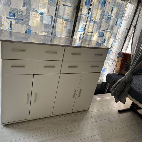 Elősátor komóddal,bármit tárolhatsz benne