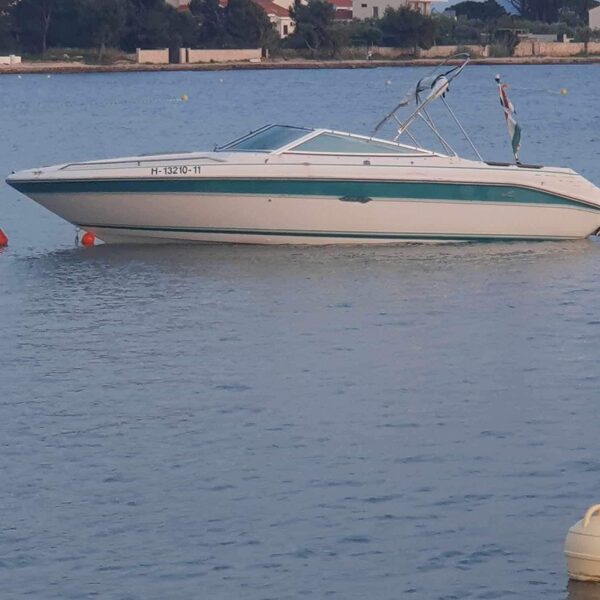 hajókirándulási,fánkozási,vizisportolási lehetőség 